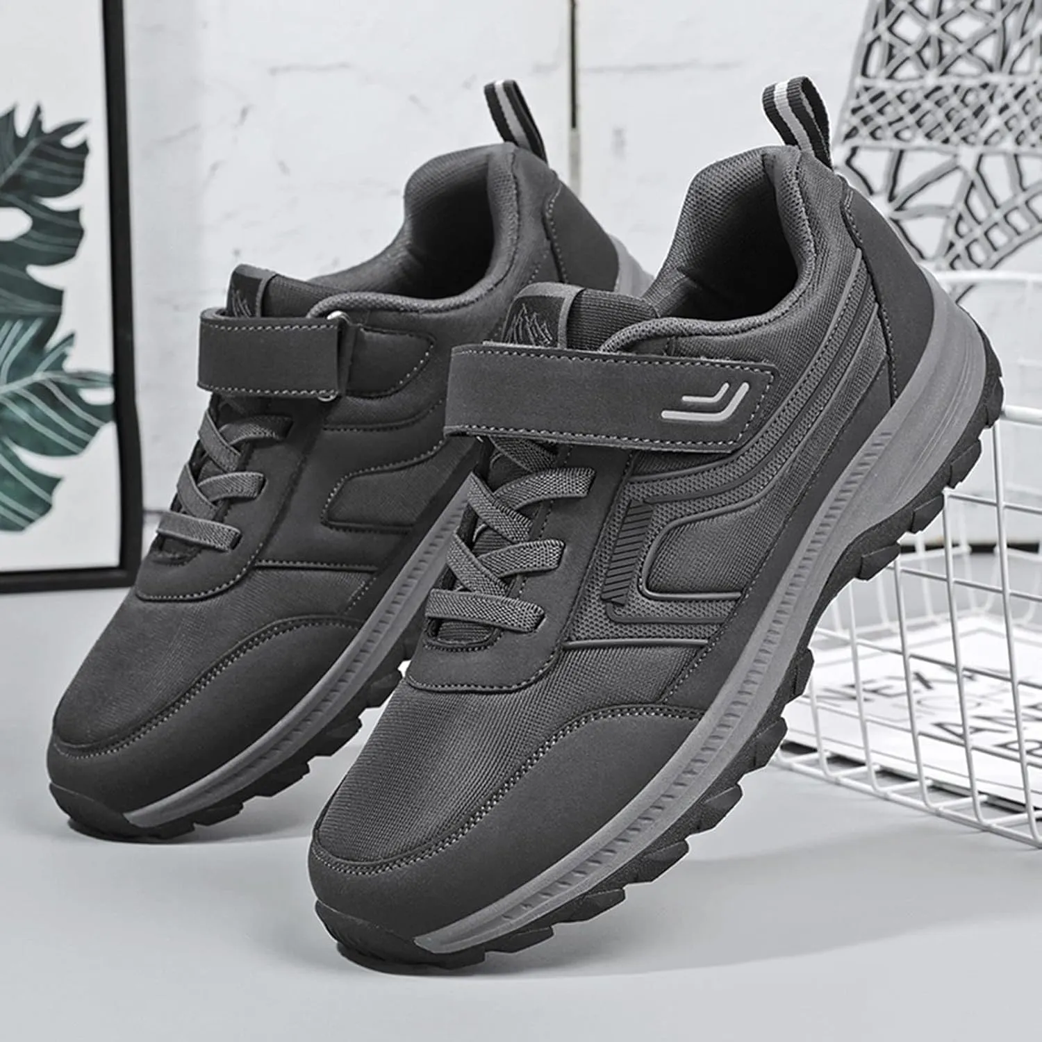 Non Slip Shoes for Men Wide Hiking Shoes Walking Shoes Waterproof Work Shoes Retro Running Shoes Lightweight Trainers