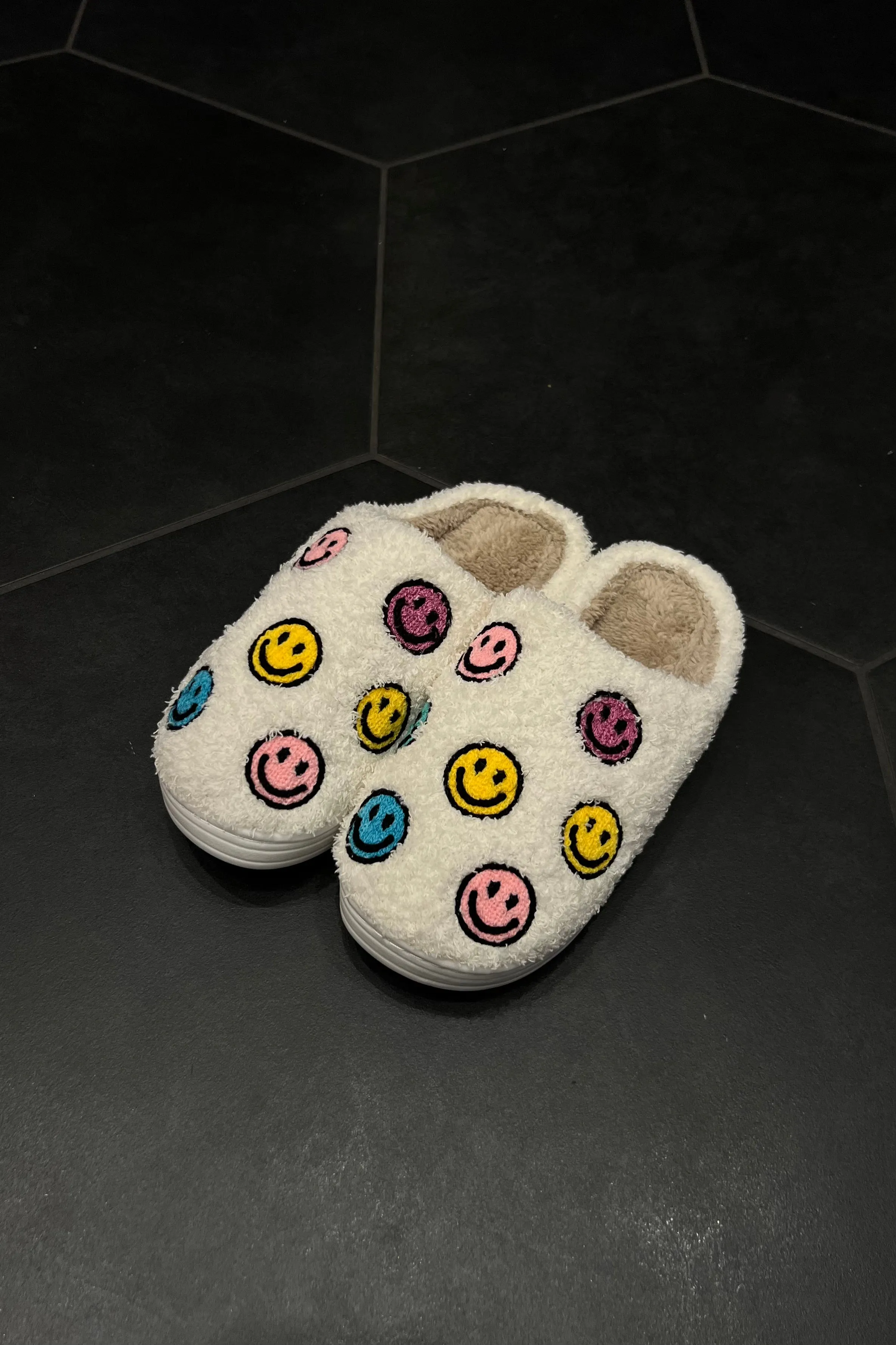 Slippers (23 Color Options)