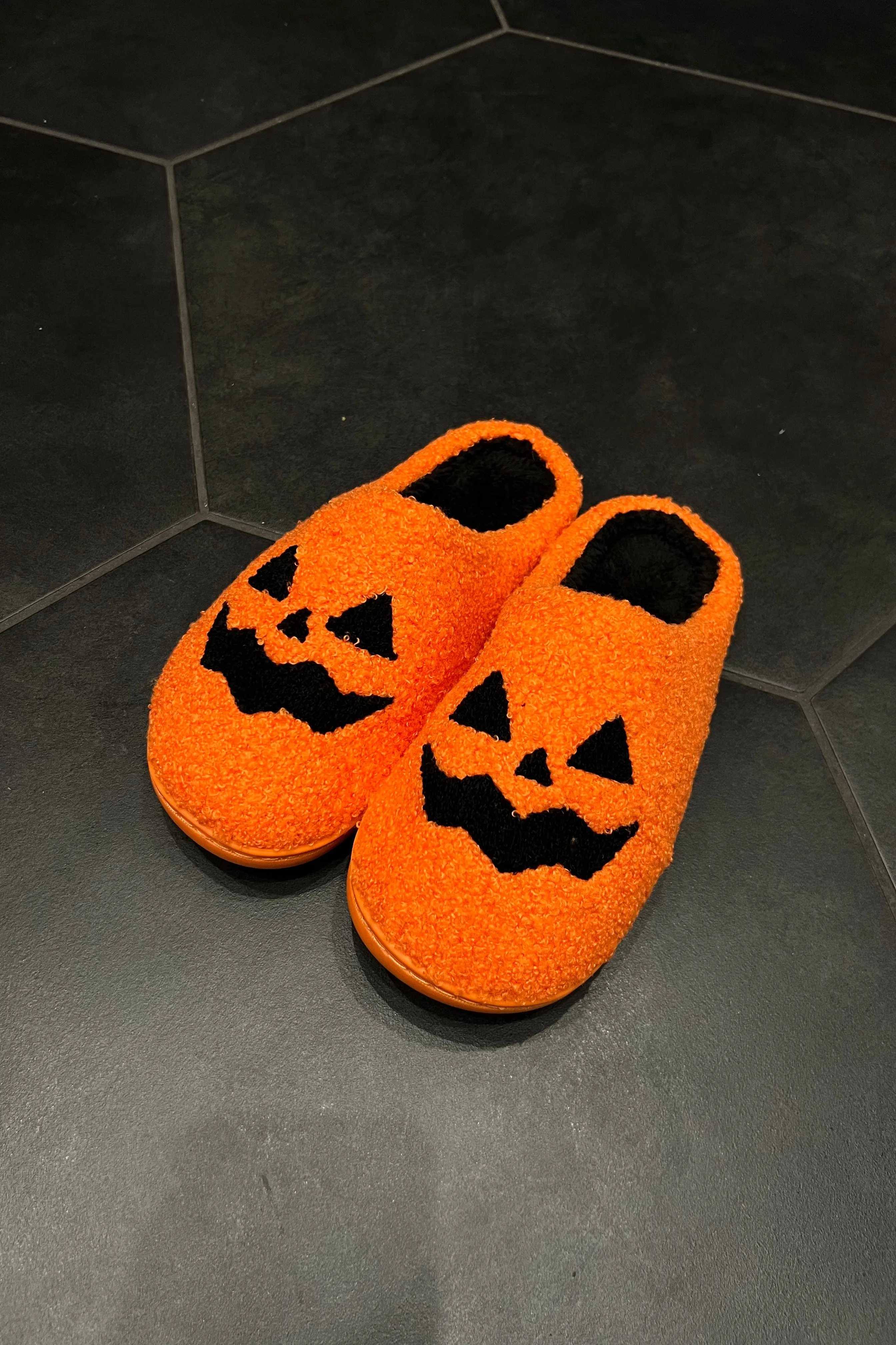 Slippers (23 Color Options)