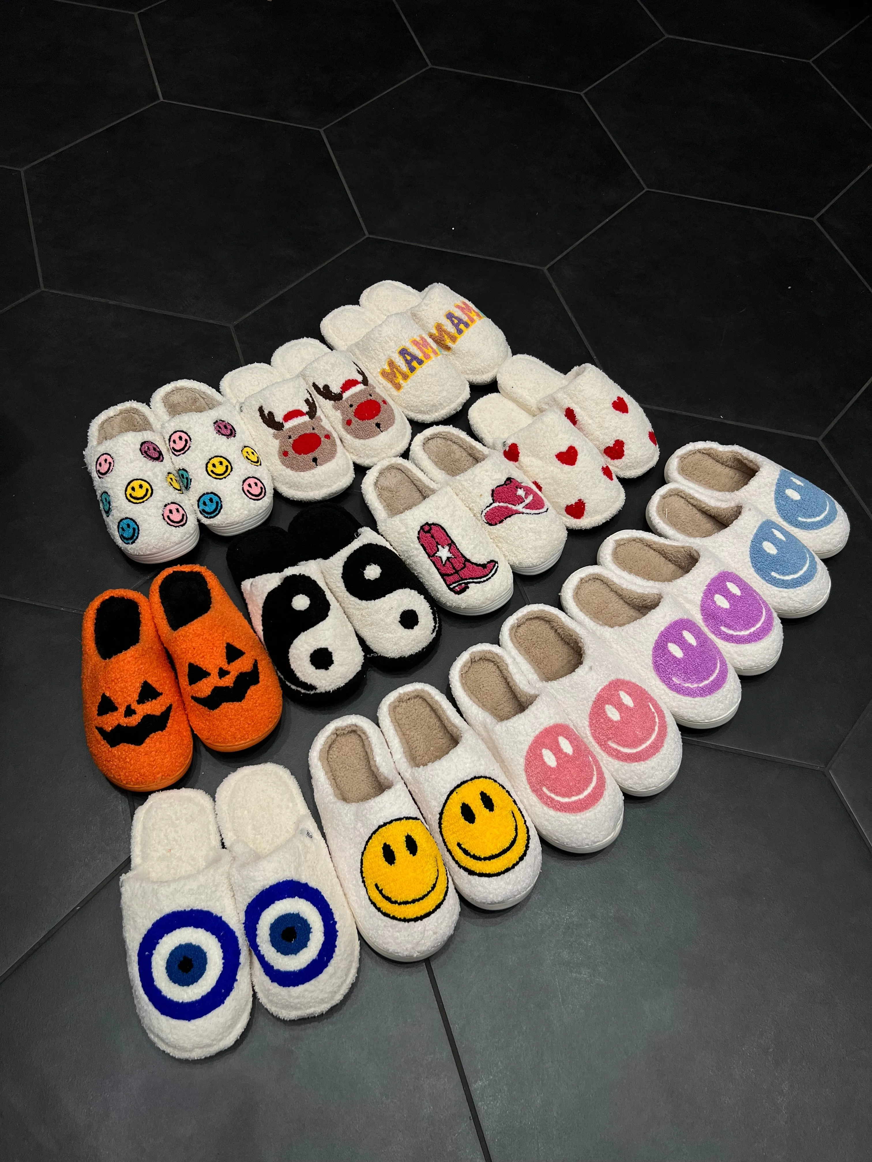 Slippers (23 Color Options)