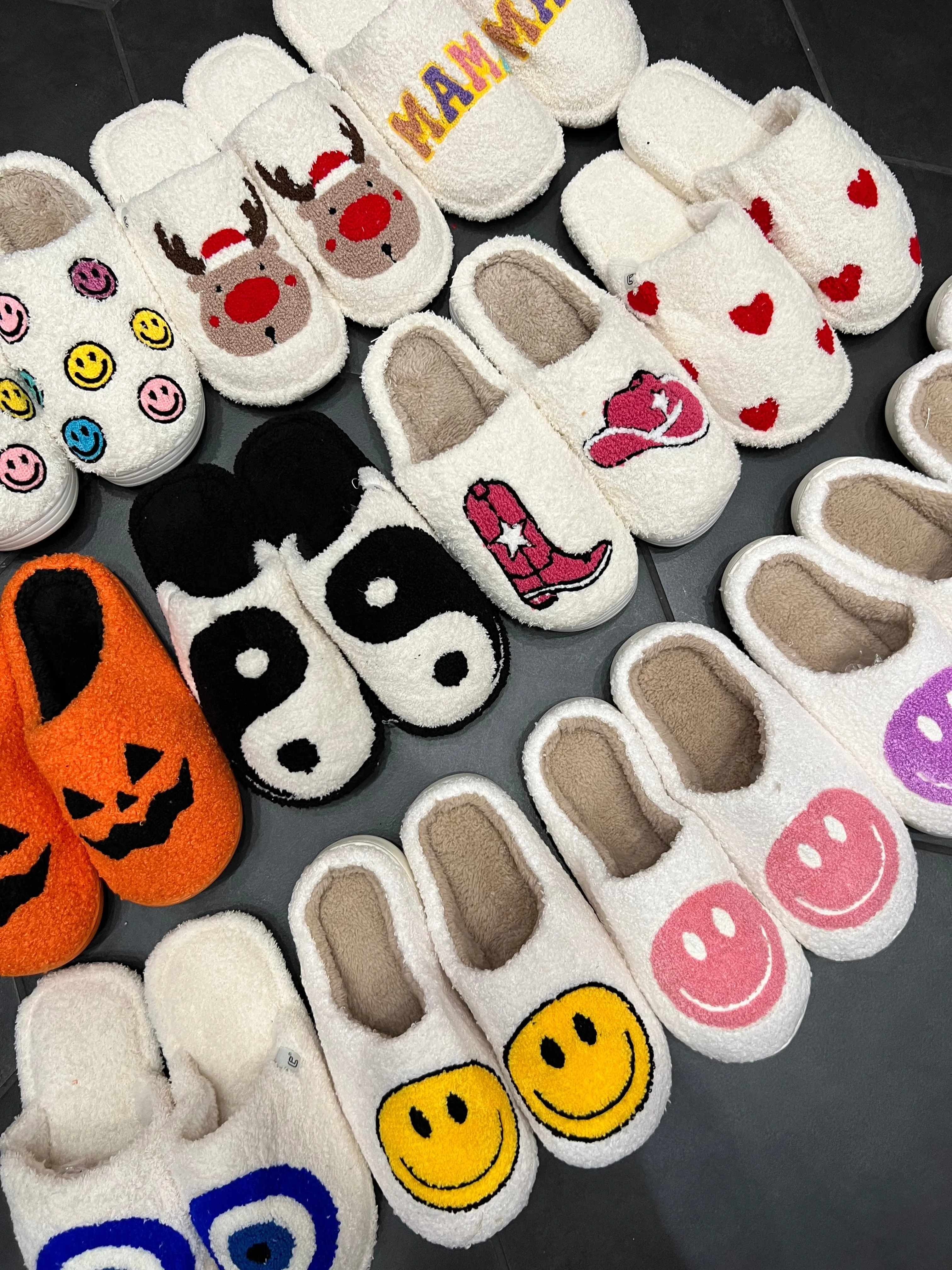 Slippers (23 Color Options)