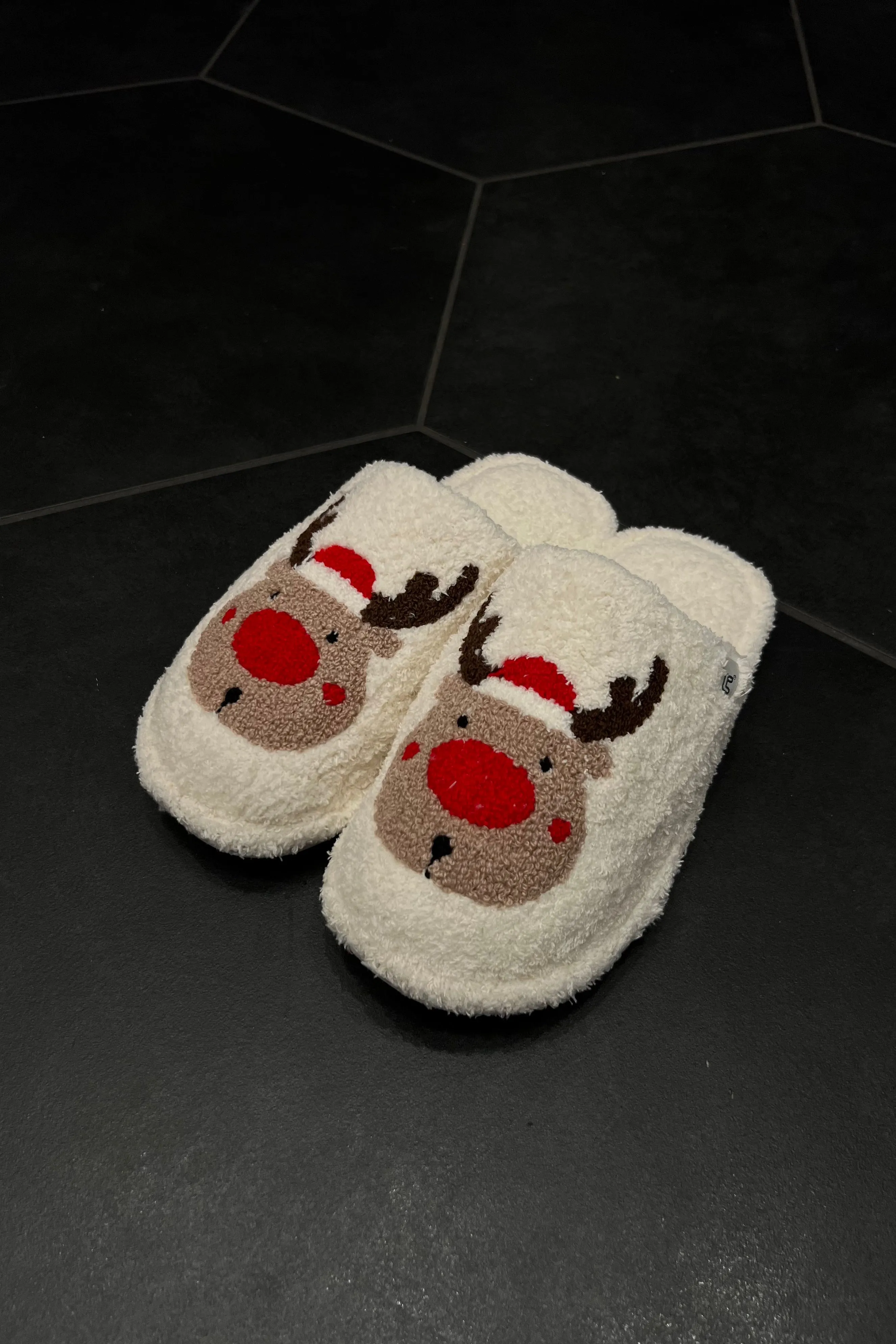 Slippers (23 Color Options)