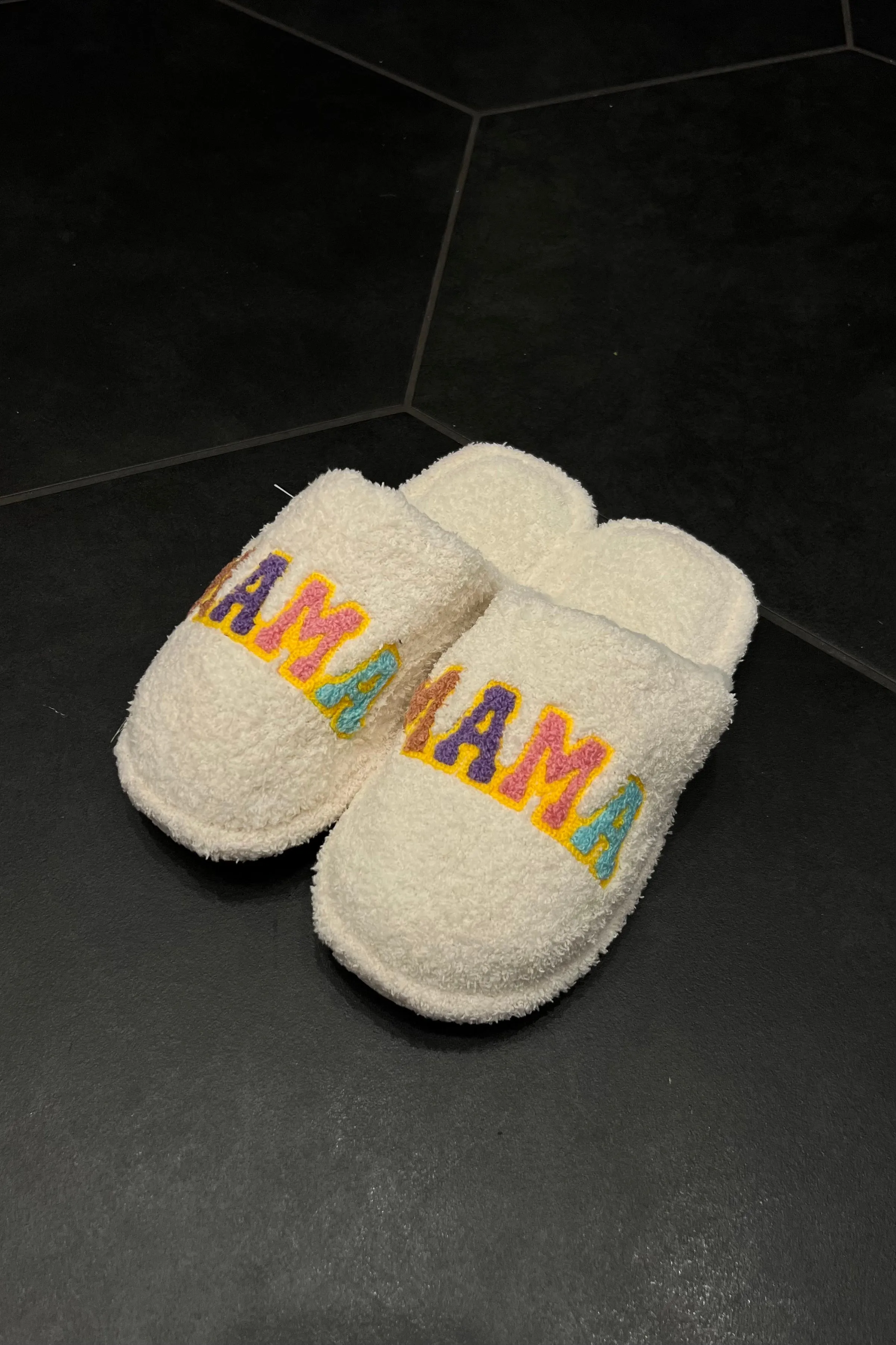 Slippers (23 Color Options)