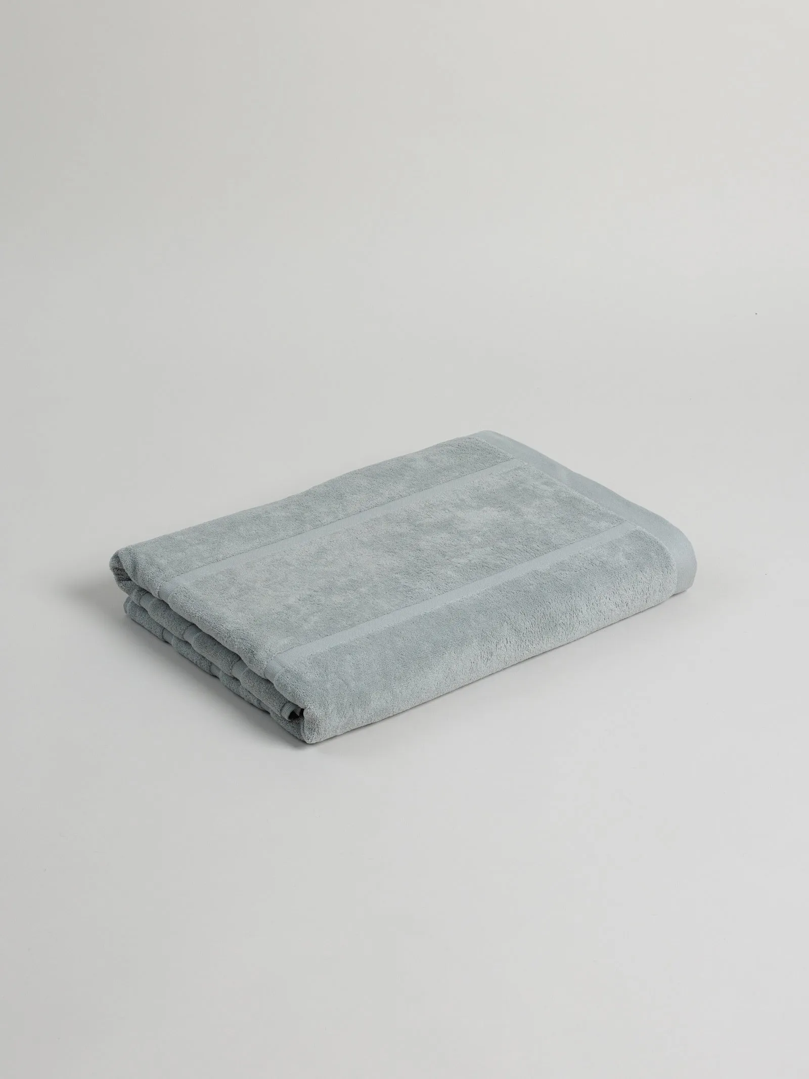 Woodford Pool Towel - Cement